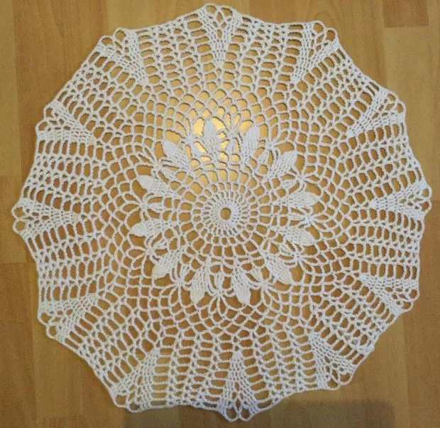 White Crochet Doily Round Grid ø 58cm