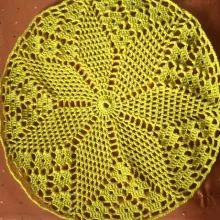 Sonnengelbes Häkeldeckchen rund ø 38cm