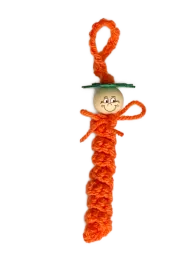 Glückswürmchen orange mit grünem Blumenhut