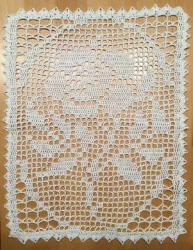 Häkeldeckchen mit Rose 38x30