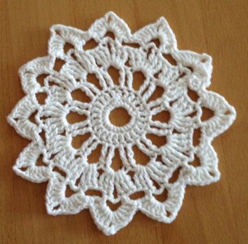 Small Star Shaped Crochet Doily White ø 16cm