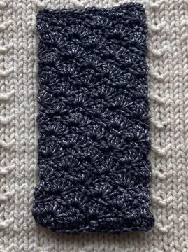 dunkle Handytasche metallic-Look - Handyhülle