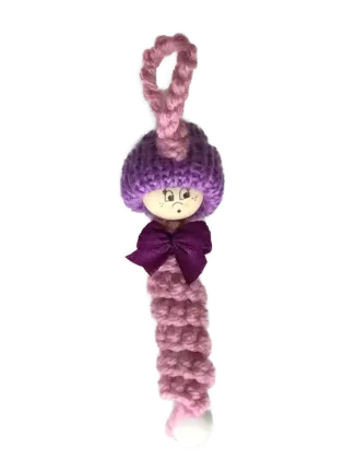 Sorgenwürmchen Lila mit dekorativer Schleife, Perle und Bommelmütze